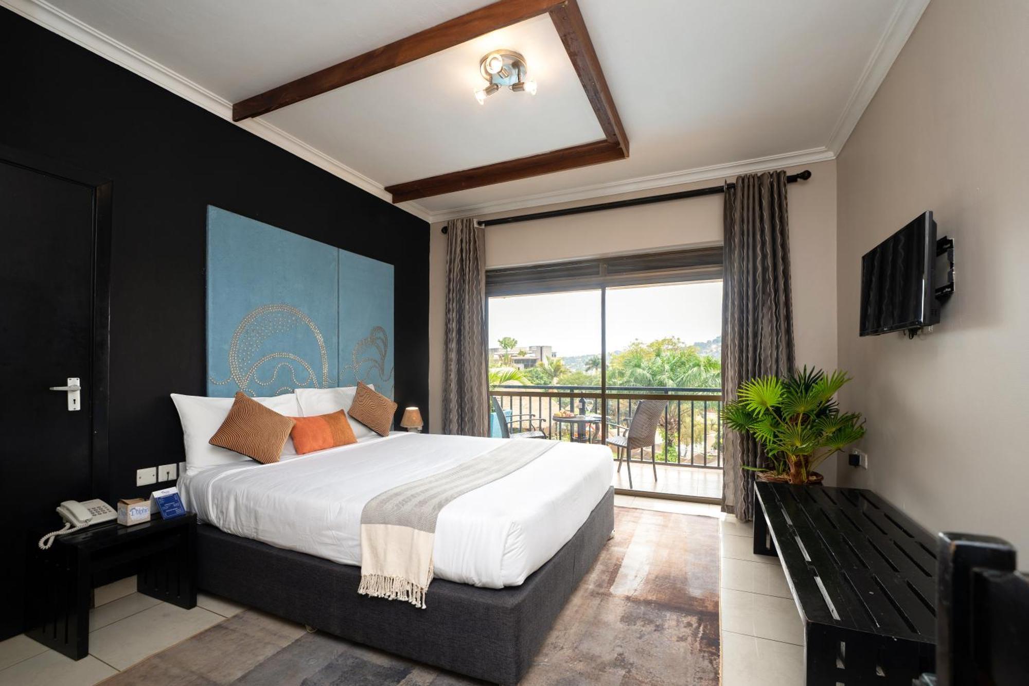 Dolphin Suites Kampala Ngoại thất bức ảnh