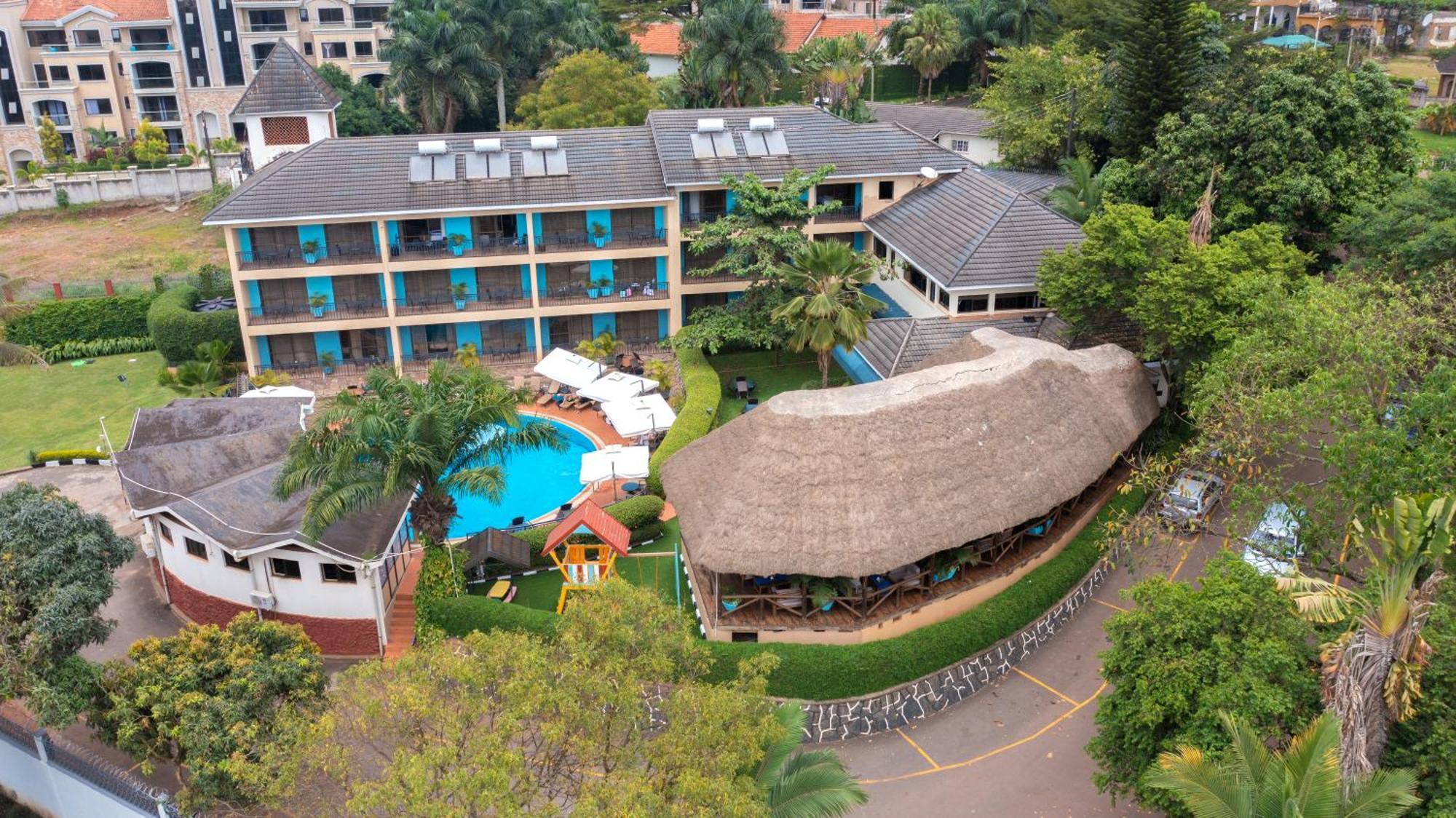 Dolphin Suites Kampala Ngoại thất bức ảnh