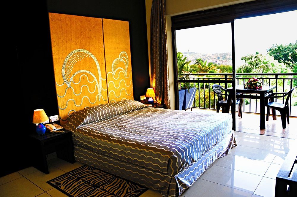 Dolphin Suites Kampala Ngoại thất bức ảnh