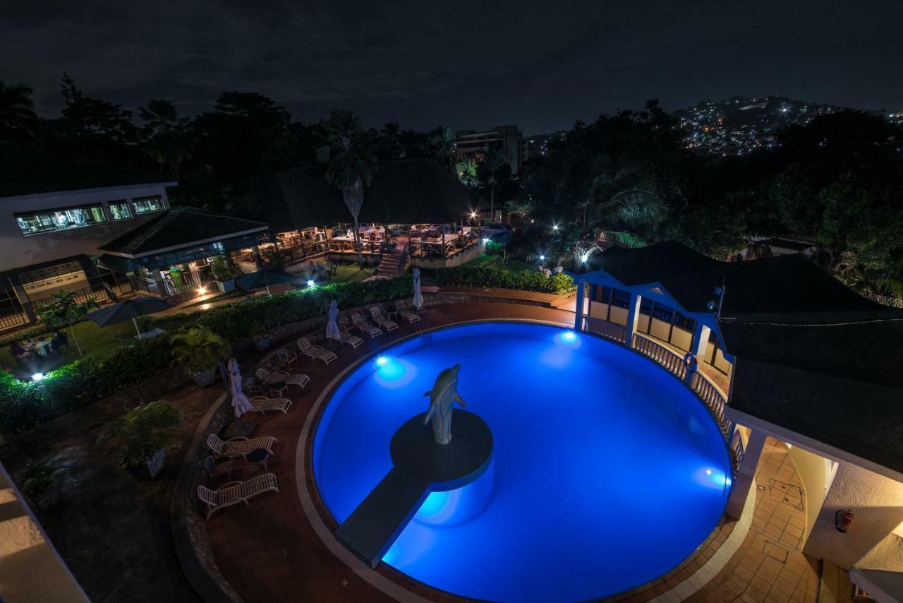 Dolphin Suites Kampala Ngoại thất bức ảnh