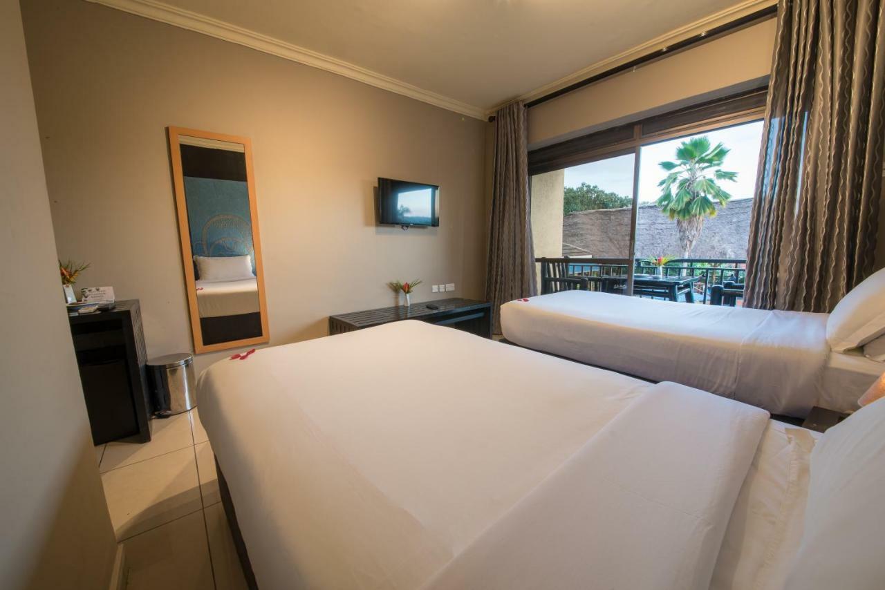 Dolphin Suites Kampala Ngoại thất bức ảnh